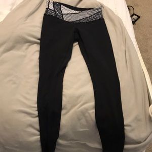 Lululemon wonder under